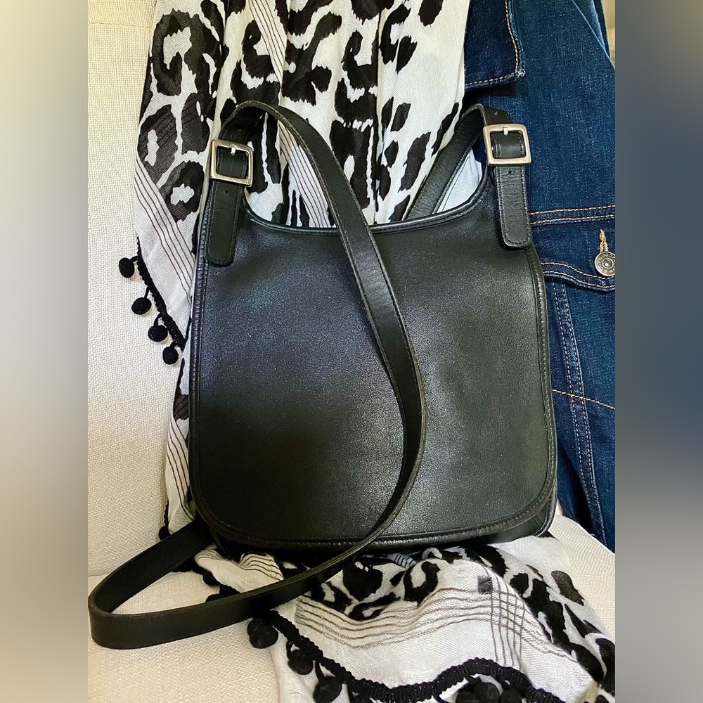 Vintage COACH Black #9135 Small Hippie Flap with Nickel Hardware